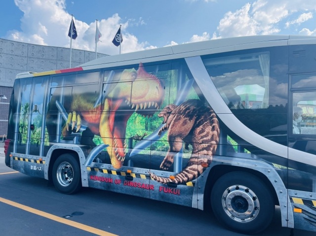 京福バス 恐竜バス