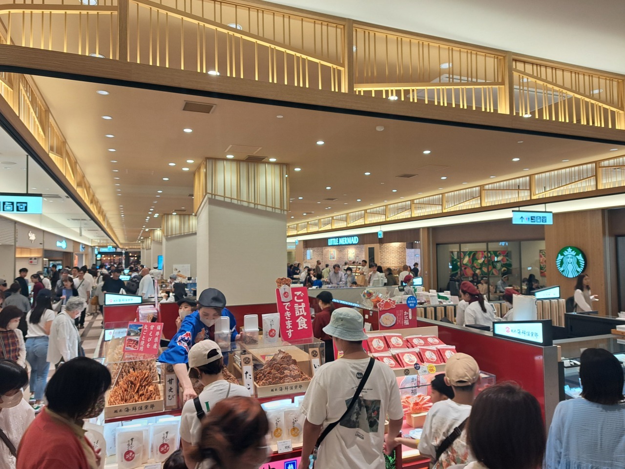 福井駅には、福井の食やお土産が揃う「くるふ福井駅」がオープンします。