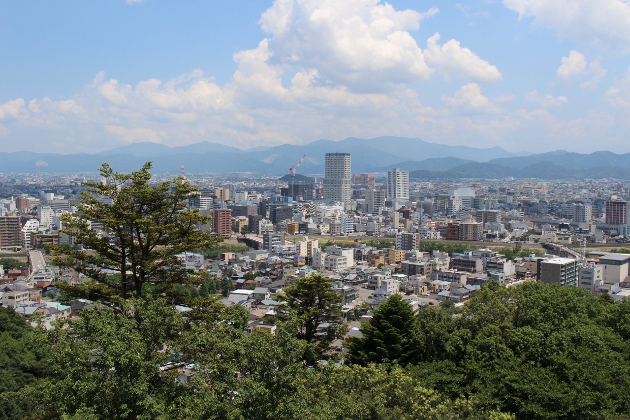北庄城攻めで秀吉が陣を置いたとされる足羽山公園からの眺望