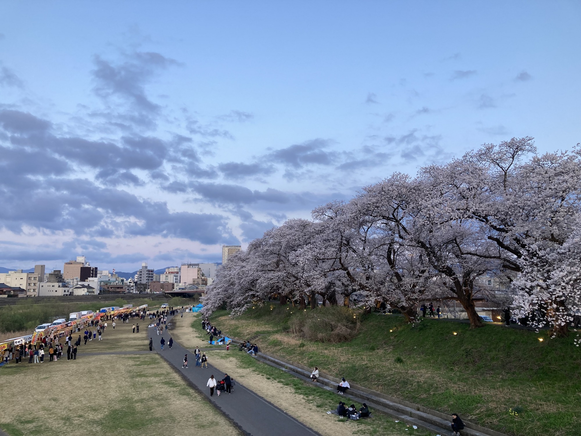 4月2日　天気：雨のち晴　花月橋周辺