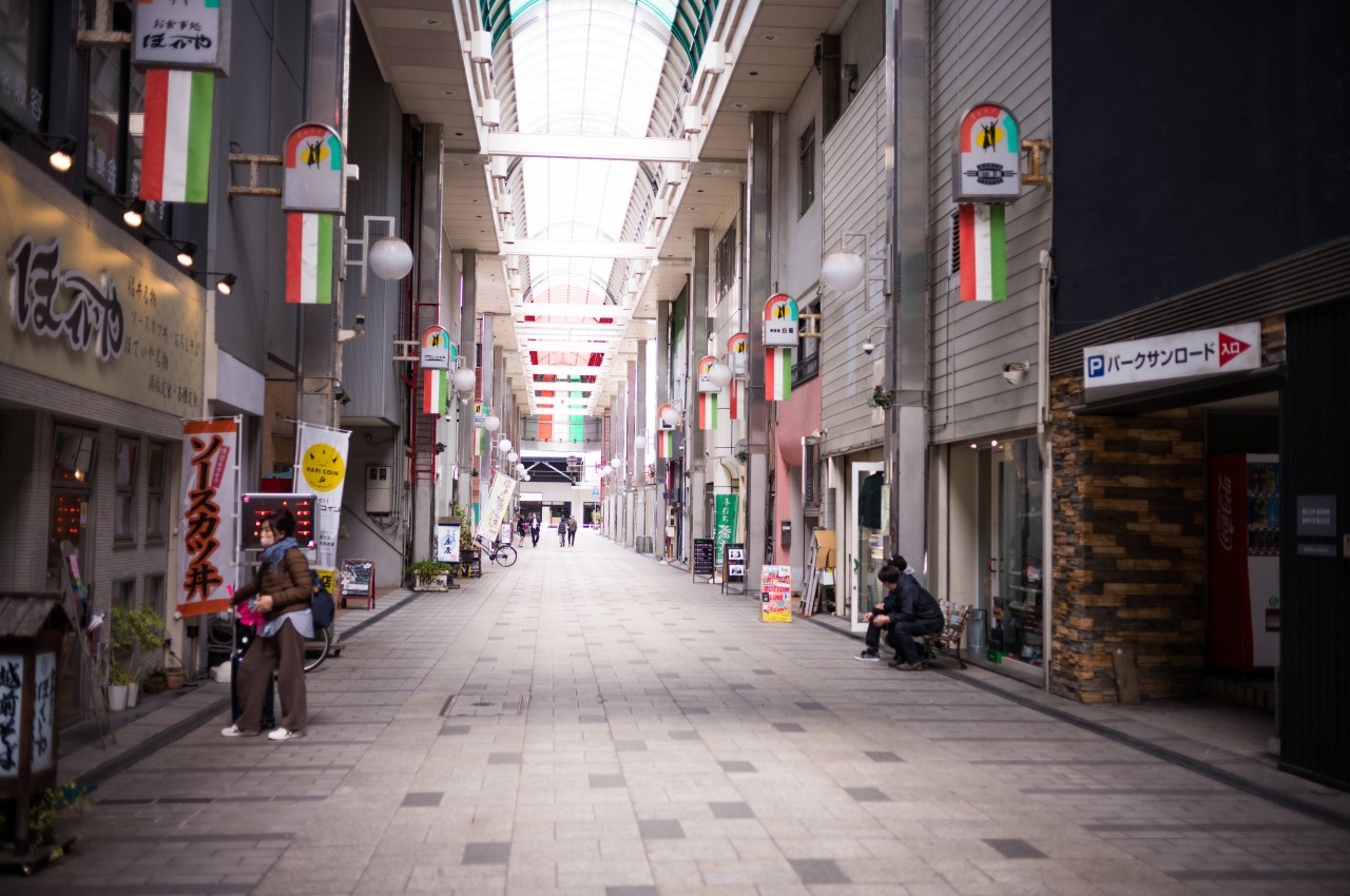 福井駅から徒歩３分のレトロなアーケード商店街