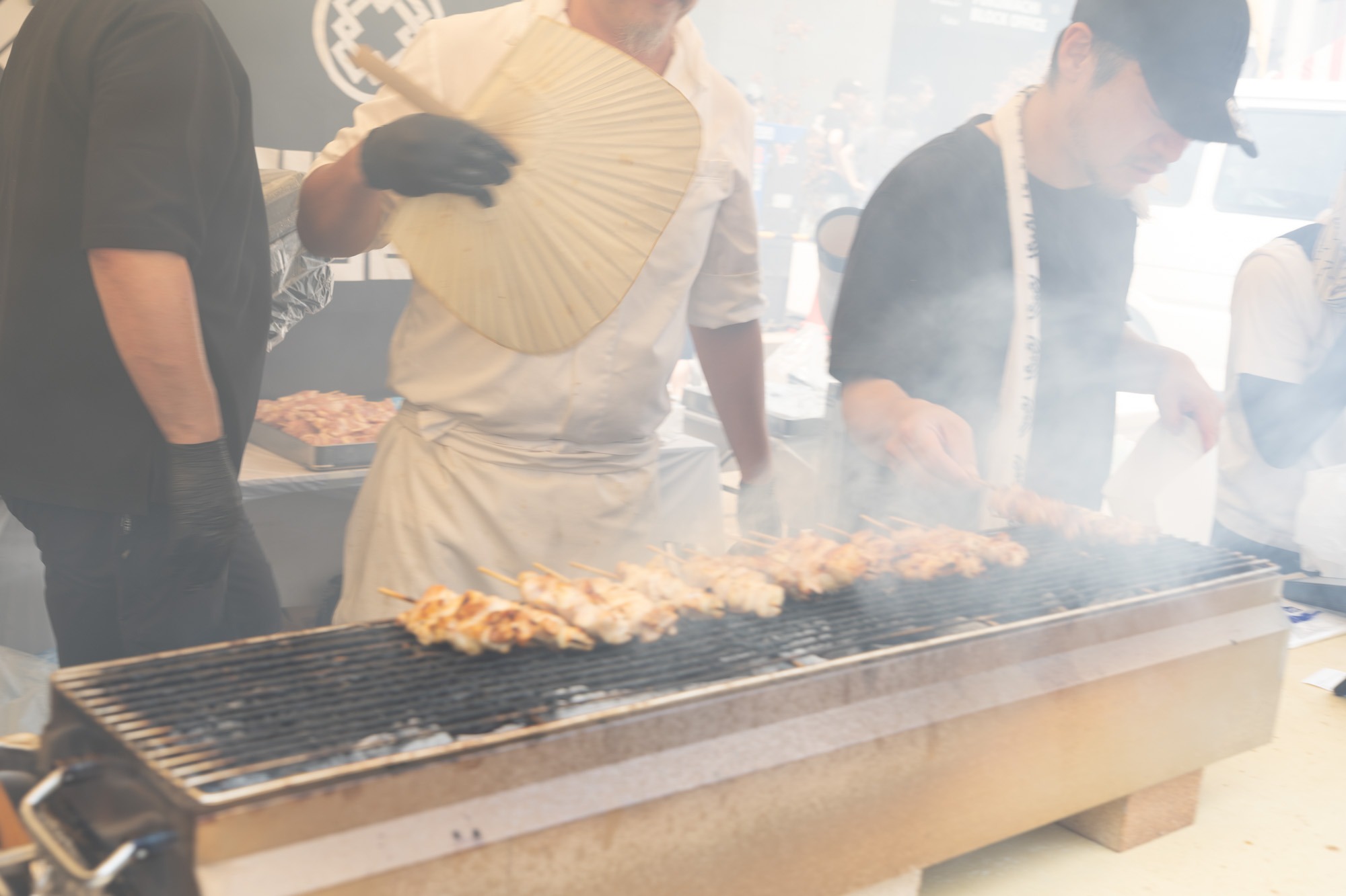 煙すらおいしい！出来上がりを待ちます