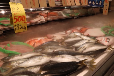 福井のお土産を買うならスーパーマーケットへGO！地元で普段食べられている美味しいものを見つけよう。