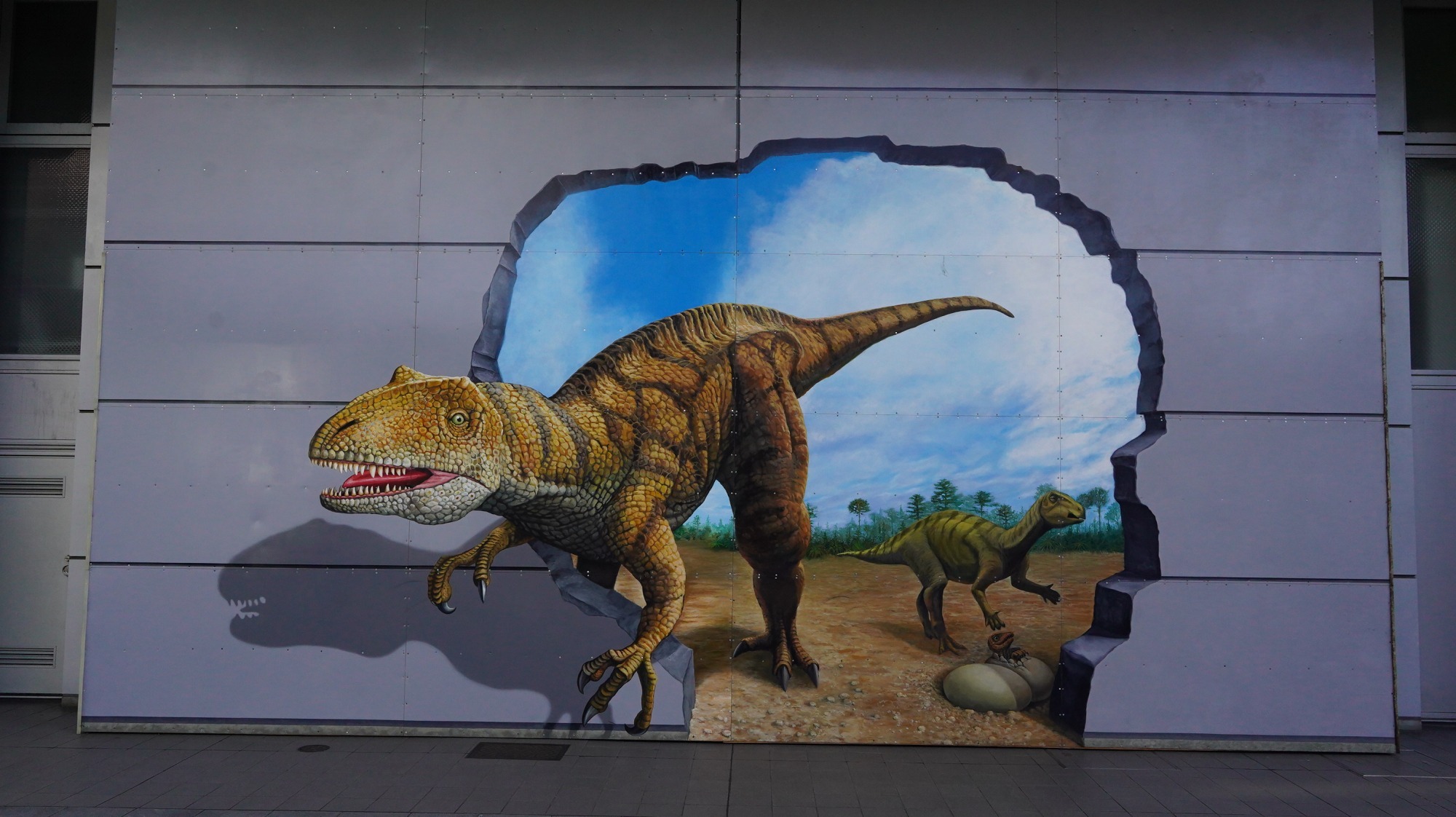 JR福井駅の恐竜トリックアート壁画