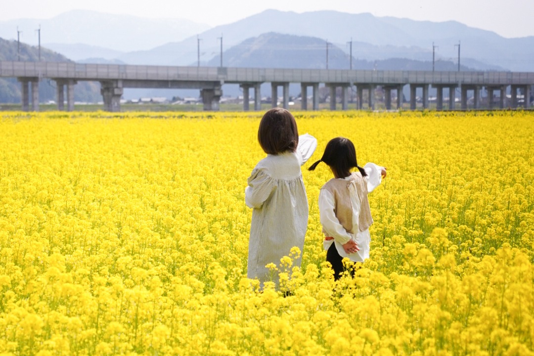 子どもたちも新幹線がやってくるのを心待ちに