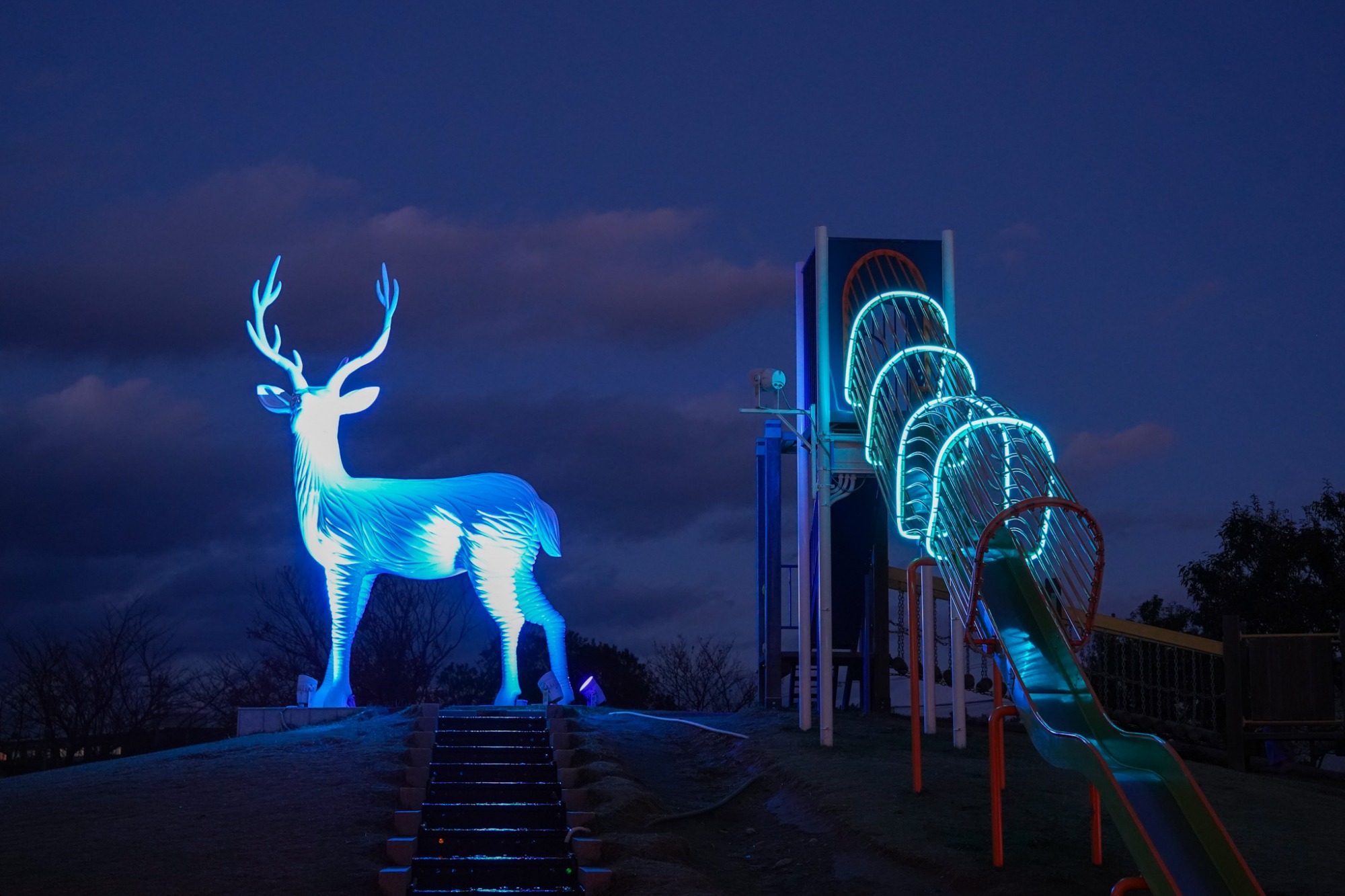 ゆりの里公園のシンボル、鹿も神々しい・・・