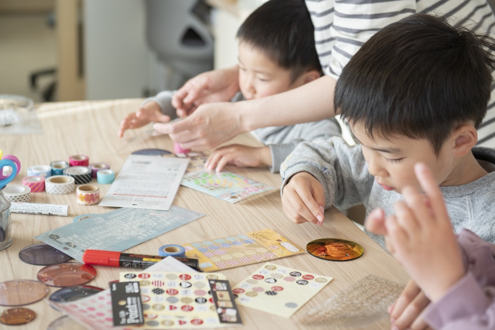 子どもも大人も楽しめるワークショップ