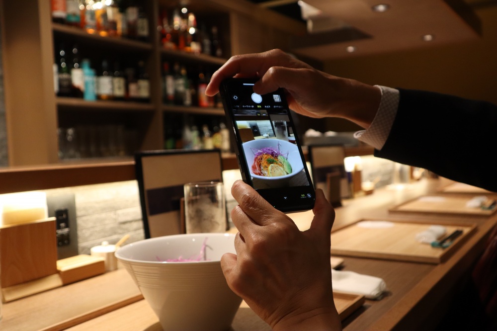 スマホカメラは逆さにして撮るべし!