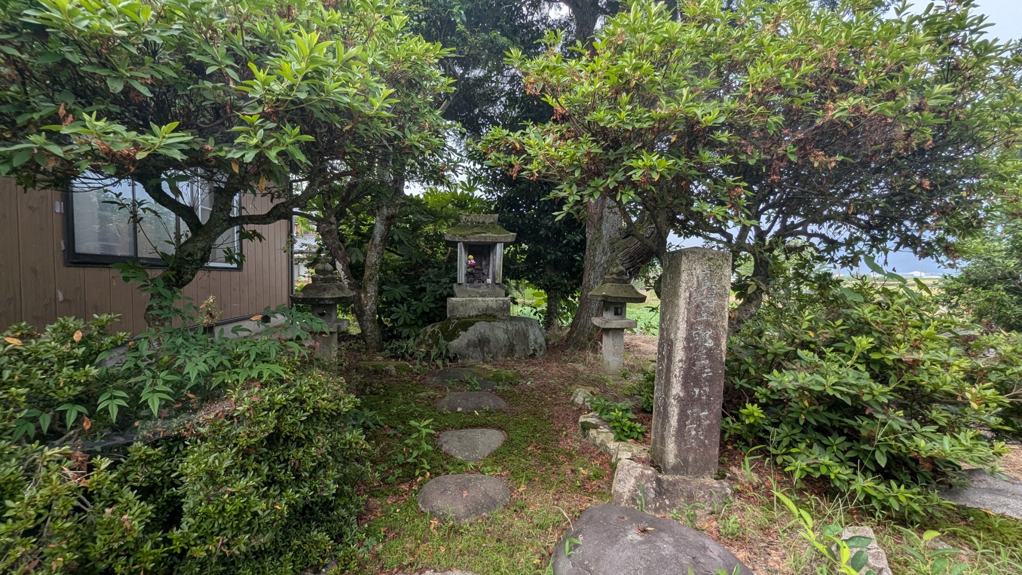 越前市徳間町にある屋敷跡