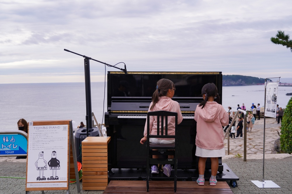 東尋坊で弾けるストリートピアノ！
