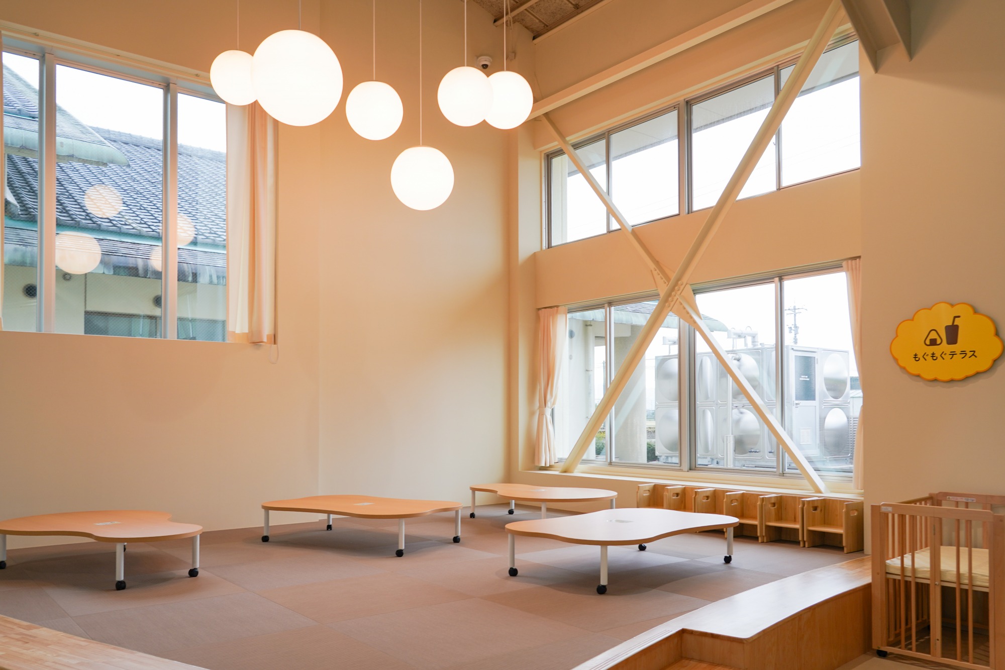 ベビーベッドや座敷スペースもあり