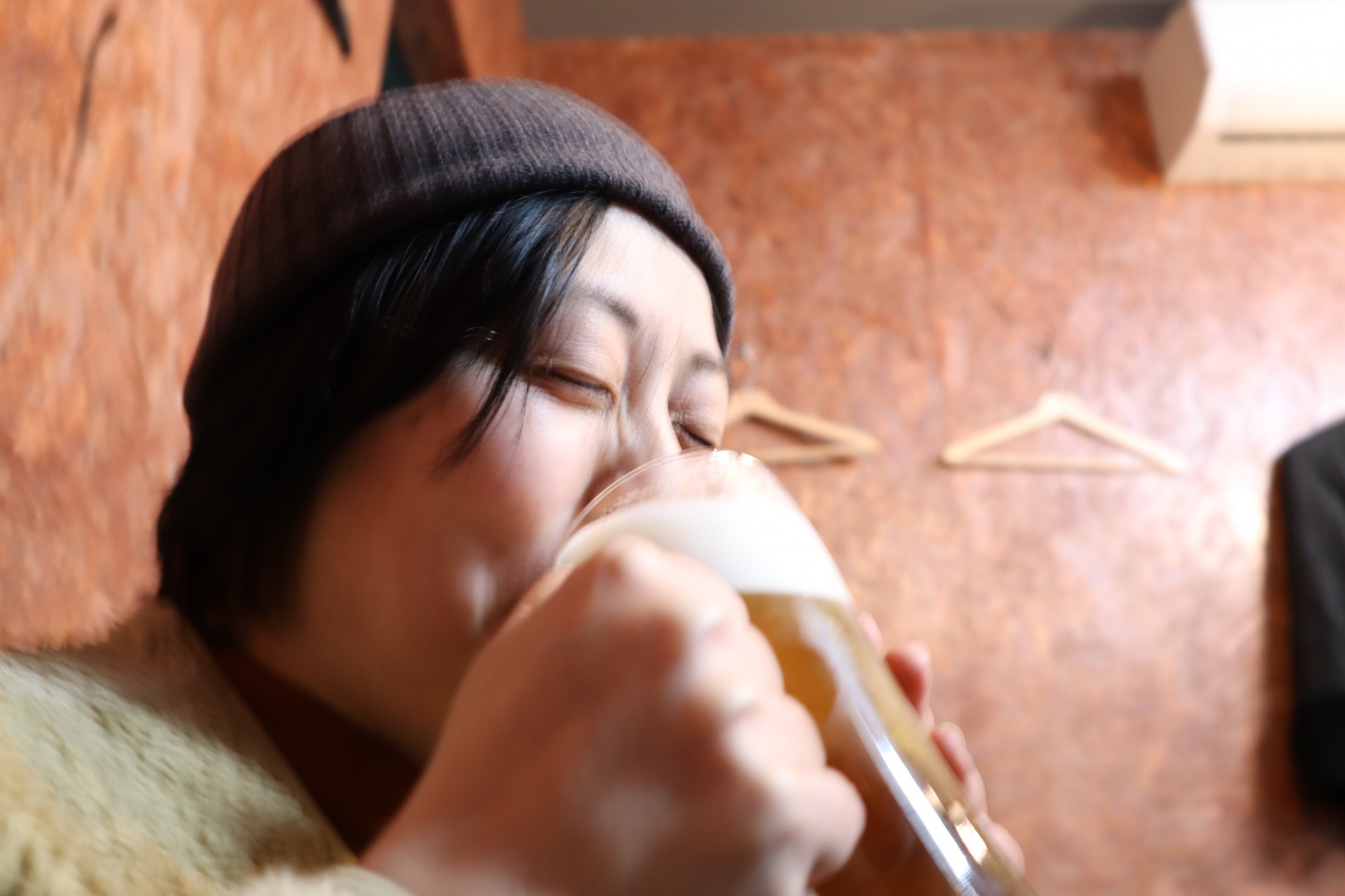 旅の〆ビール！写真を撮ってくれてありがとう。