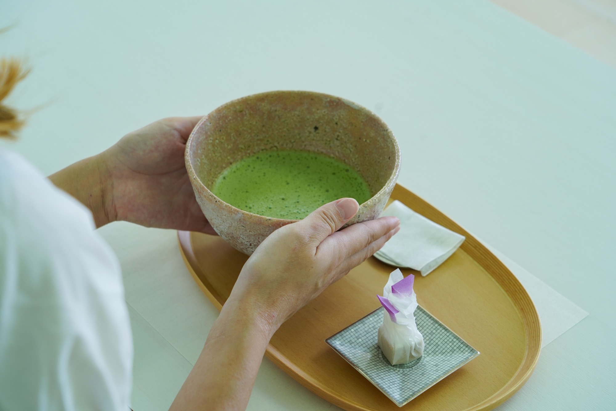 美味しいお茶菓子とともに頂く抹茶もとびきり美味しい。