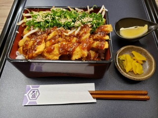 じゅんけいカツ丼(タレ)