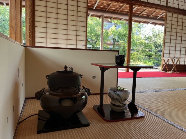 名勝養浩館庭園　お茶のふるまい（特別茶席）