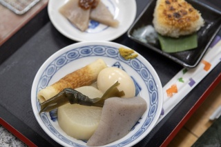 食や体験のブースが町内あちこちに出店